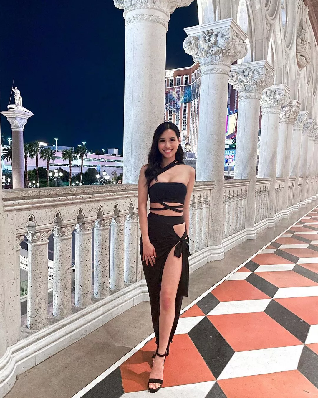 What happens in Vegas stays in Vegas ;) posted by asian_mickey_rooney