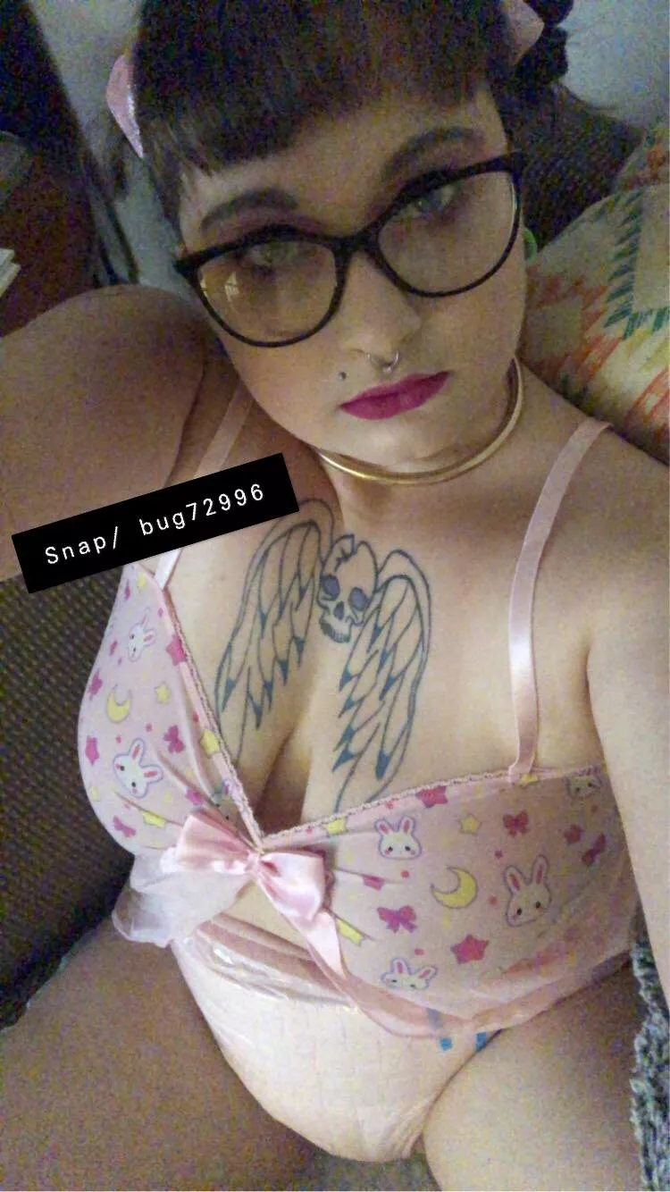 What is your favorite color mine is pink posted by Daddyslittlepissbaby