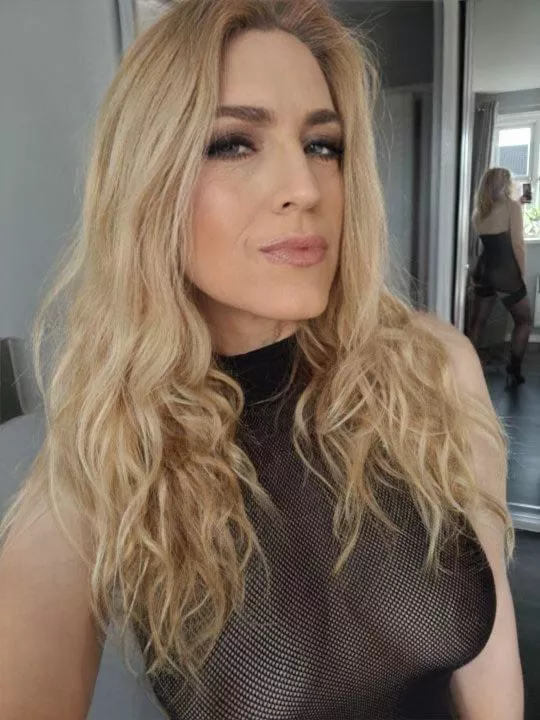 What makes me different?? Slut, mom, wife, girlfriend and a swinger….I’m all of these posted by Louise_fabs