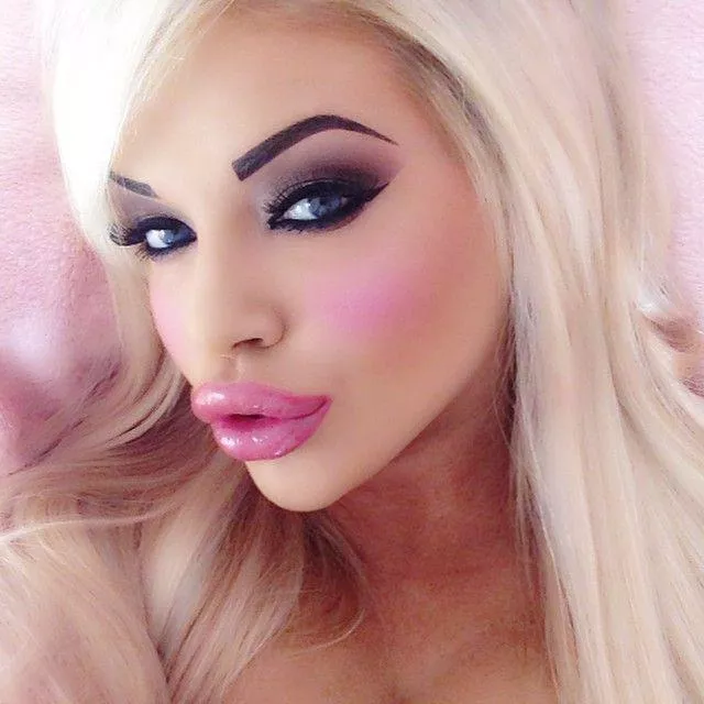 What those lips do? posted by cylsenia