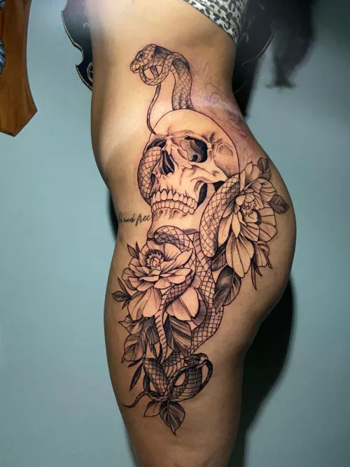 What u think about my new tattoo? 1 week old by Sexysafira3