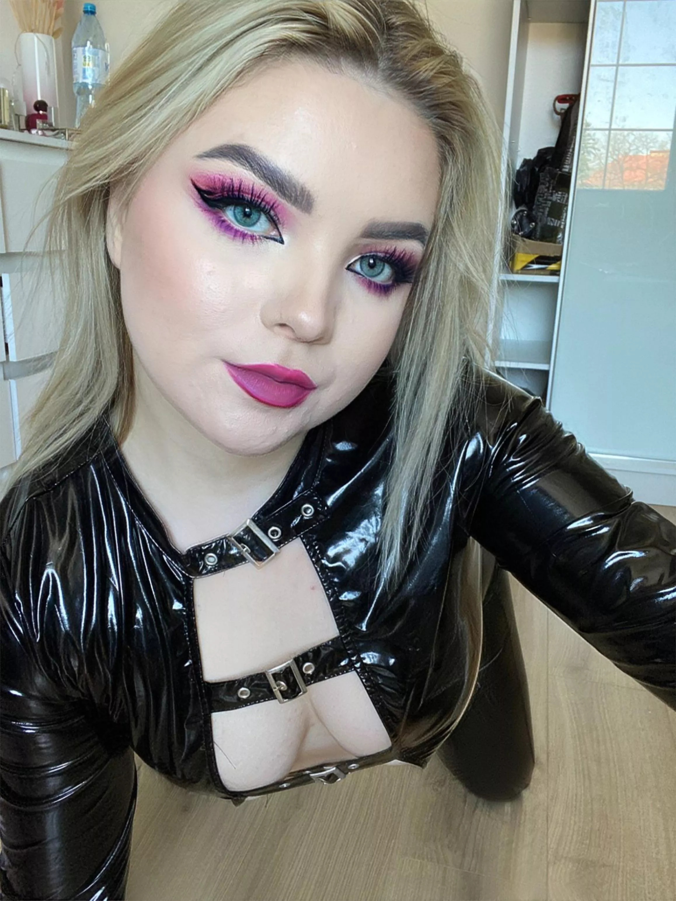 What u think about this lipstick 😘😈 posted by Navlia