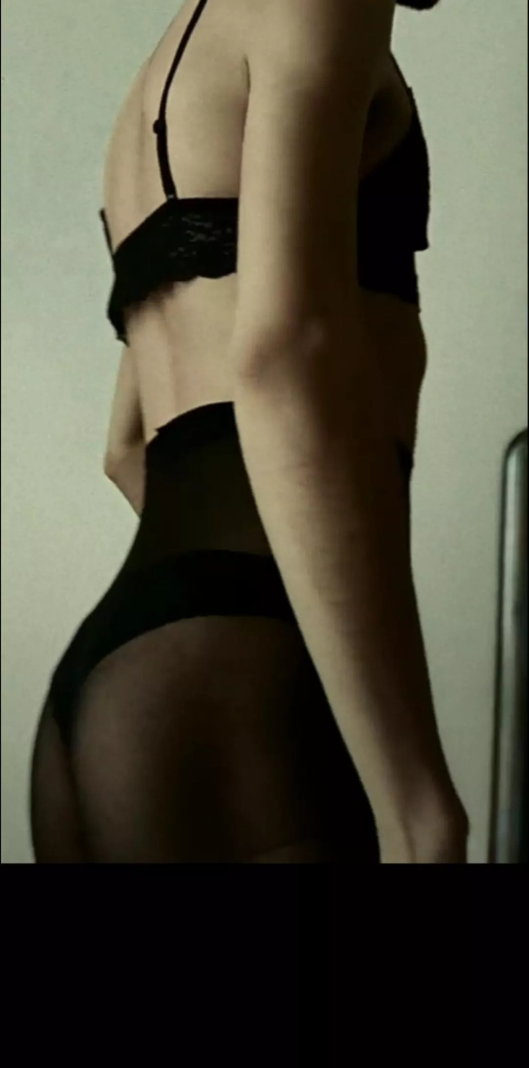 what would u do to me😘 posted by youngsiss_7121