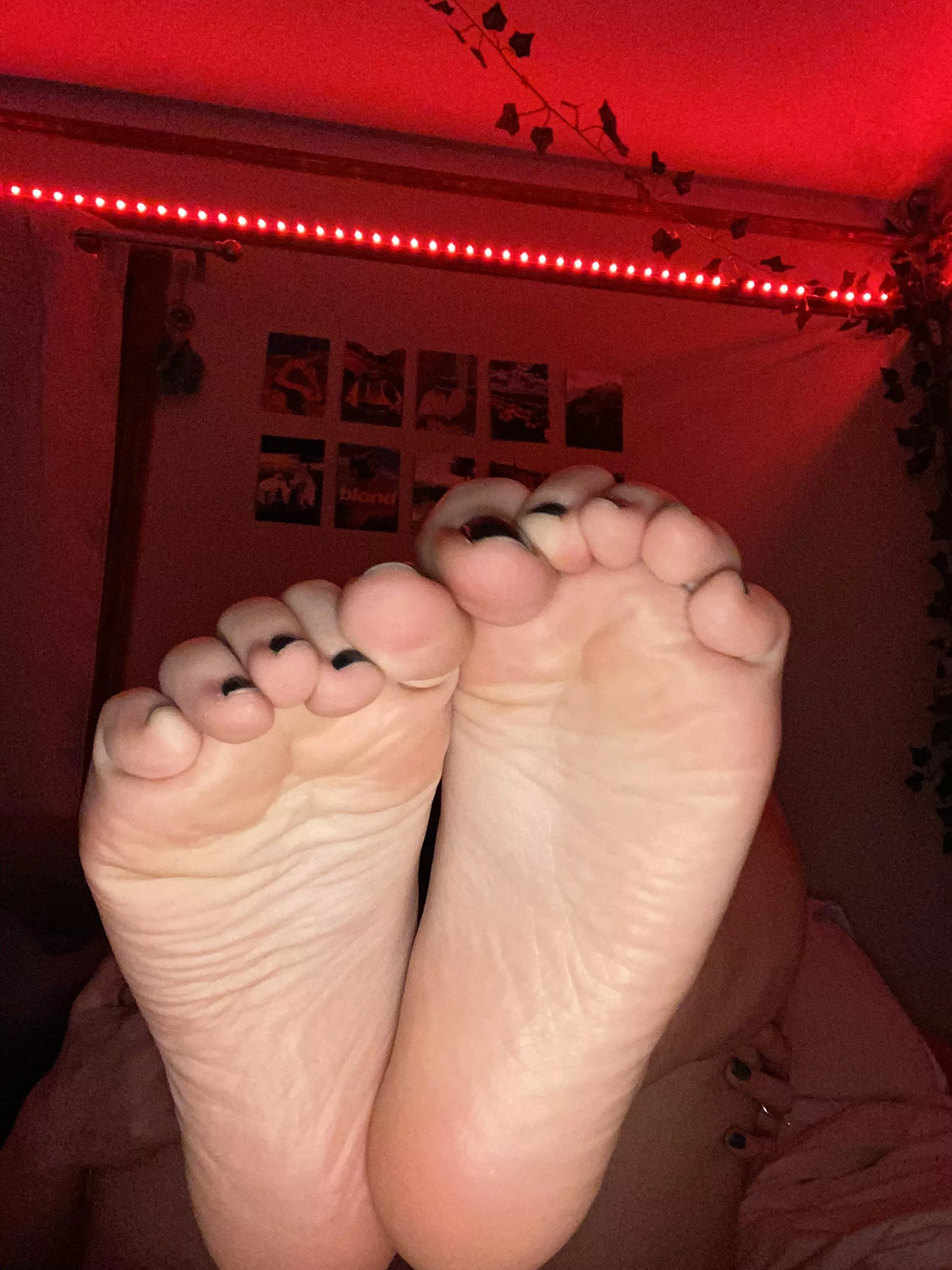 What would you do if my size 11 feet were in your face?😈 posted by Goddess_Adrena