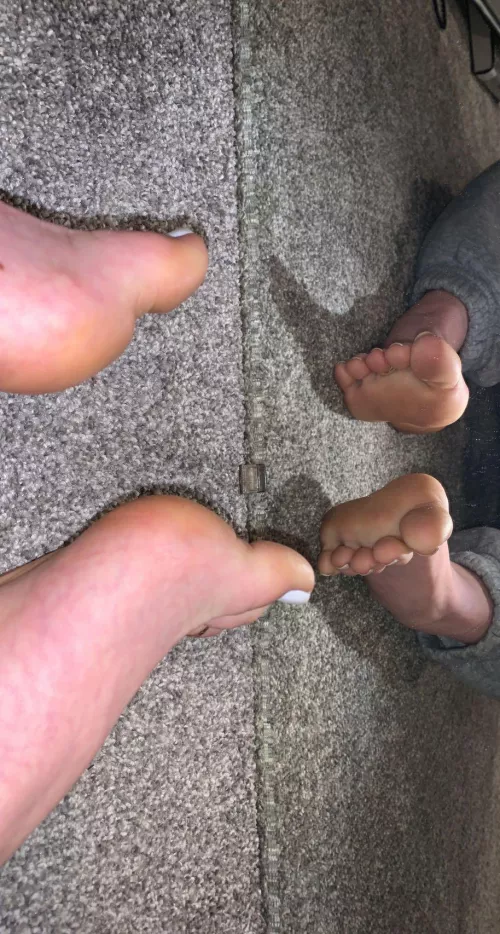 What would you do if we were at a sleep over… and I dared you to worship my feet by misty_onyxx