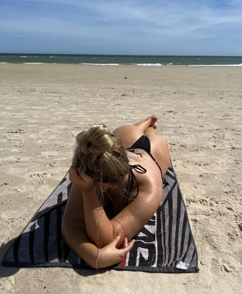 what would you do if you saw me laying down at the beach? 🥵 by mttvuncensored