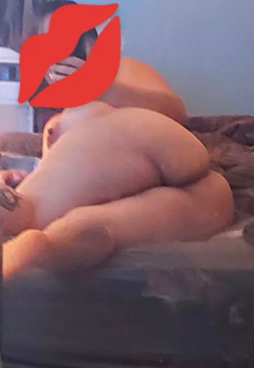 what would you do if you walked in on this? 😘 by karamelThickz