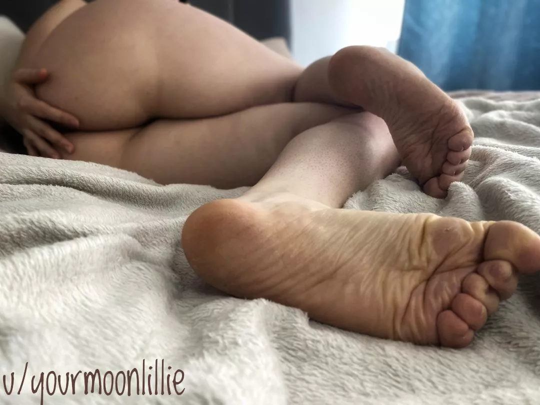 What would you do if you were next to me? 🥵🔥 posted by yourmoonlillie