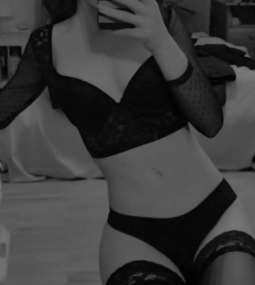 What would You do with my belly button? ❣️ posted by SweetJRxxx