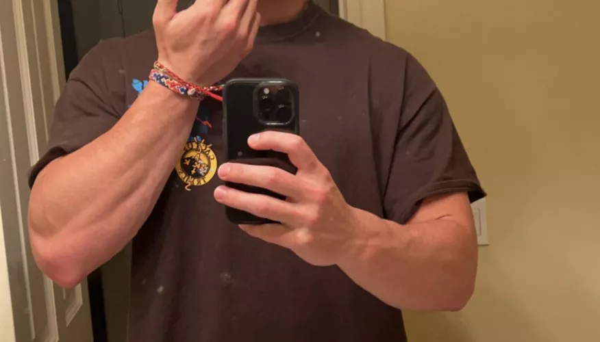 What’s better hands or forearms? by TDlickerss