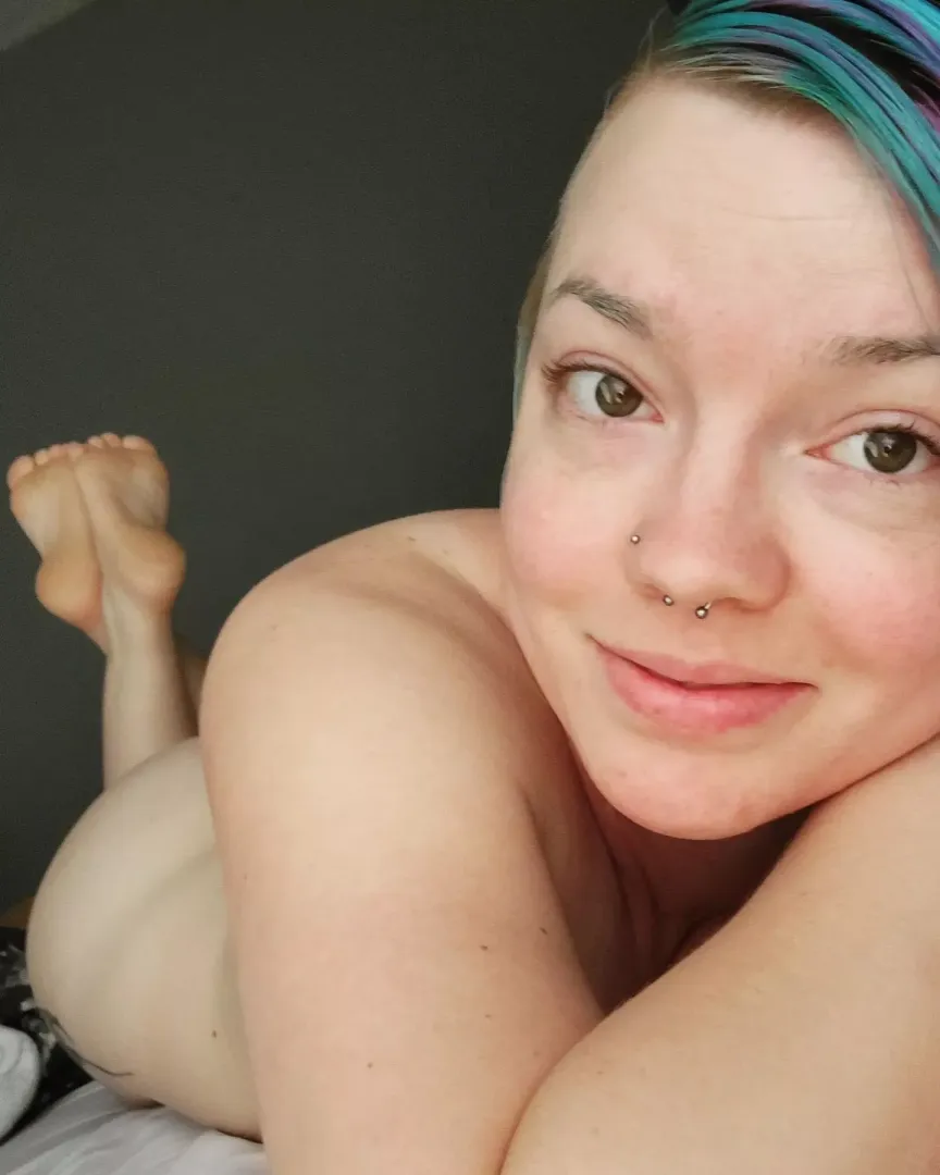 What's better than laying around naked? posted by LexiLapis