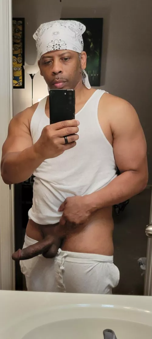 What's else is missing from this selfie? by RepresentativeIll862