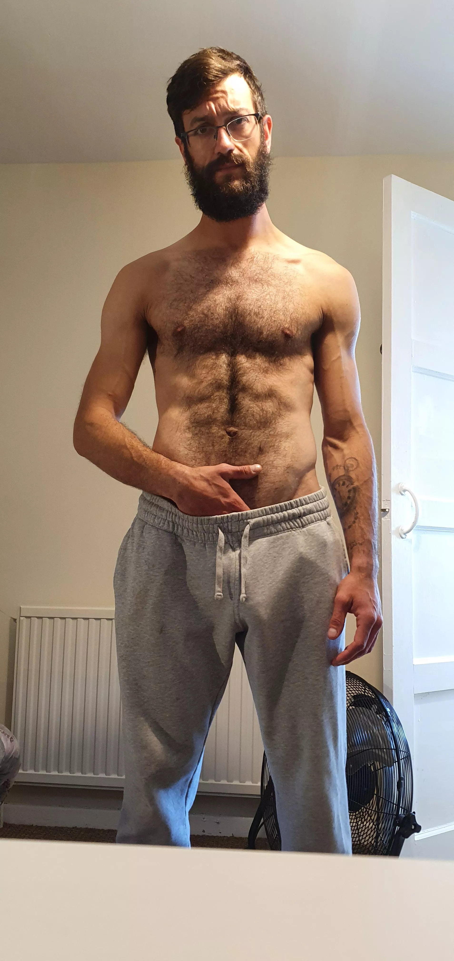 what's everyone doing tonight? posted by icoulddowithaname