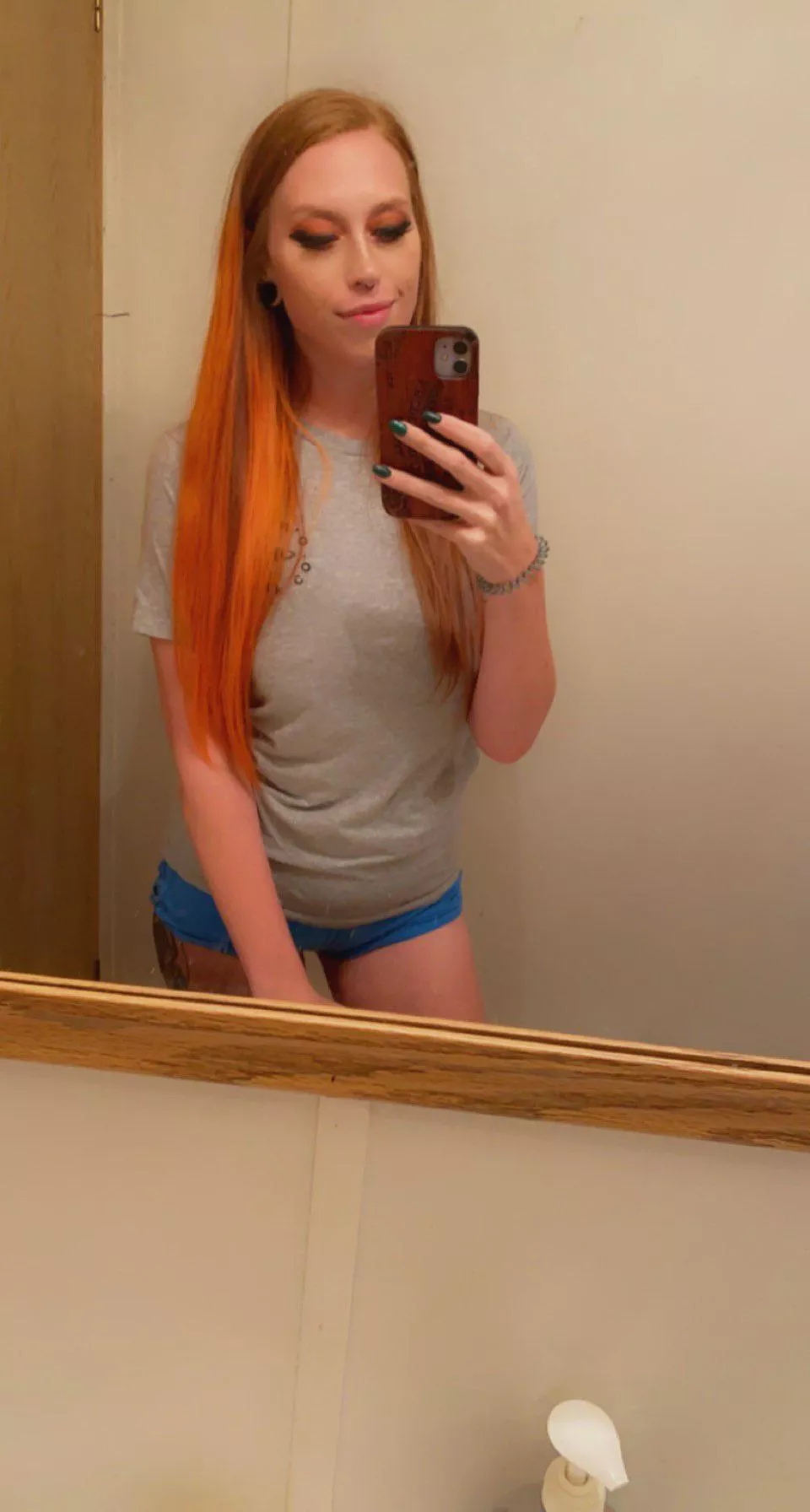 what’s poppin? 😛 posted by istayyawayyyX