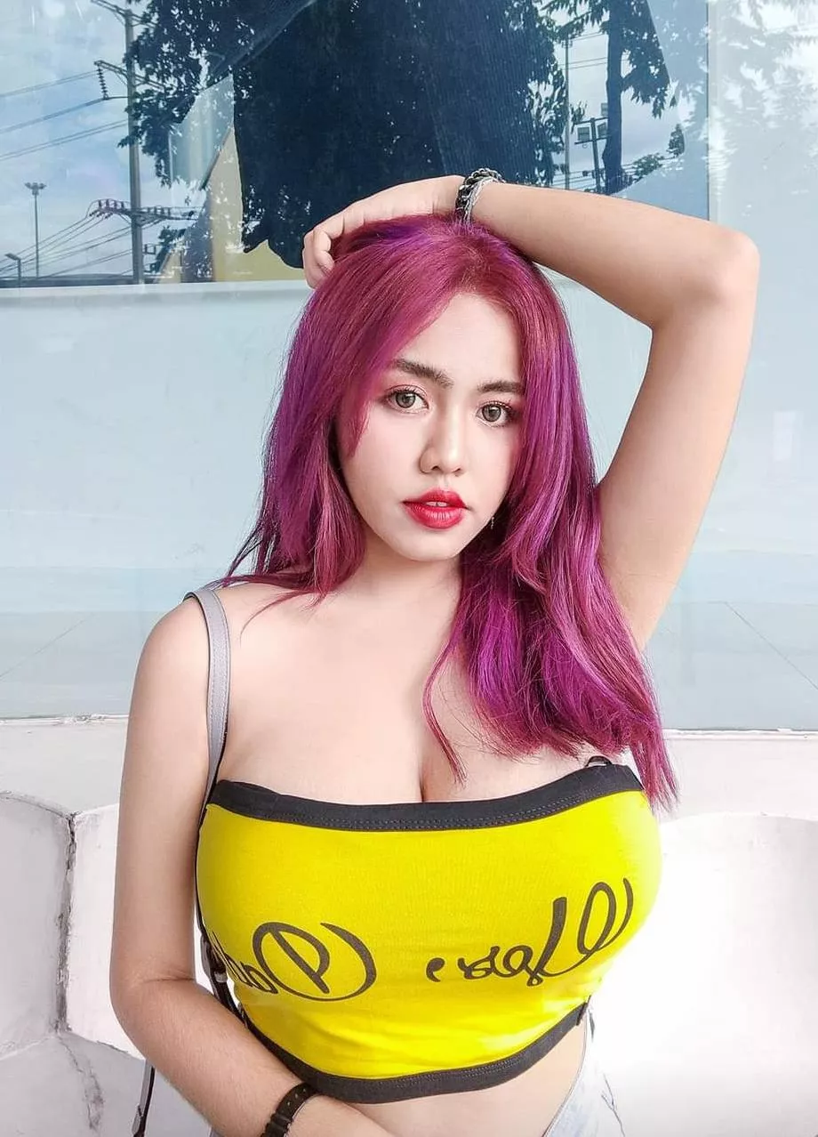 what's that say? posted by Lev-Parnas