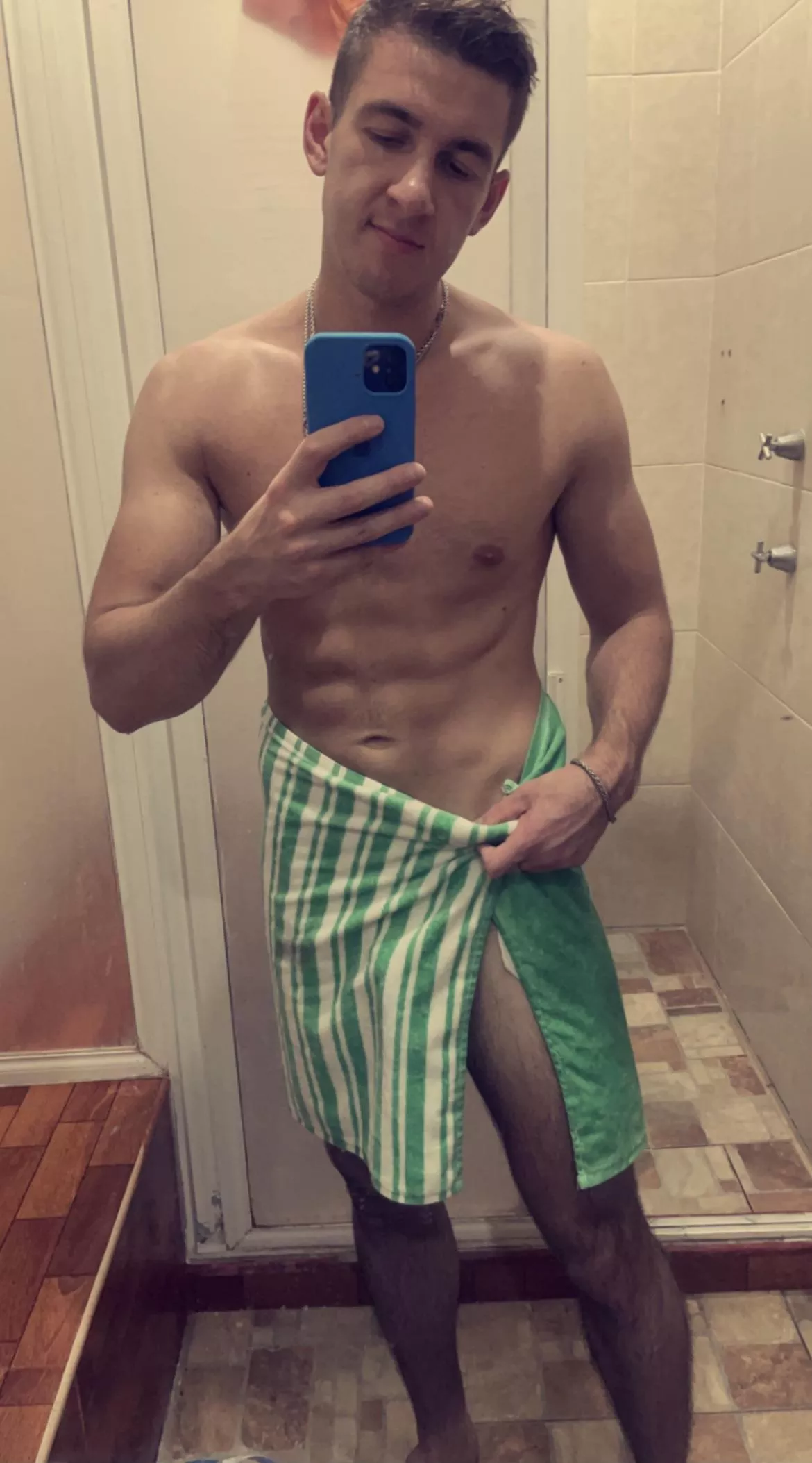 What’s under the towel 😈 posted by lio1919