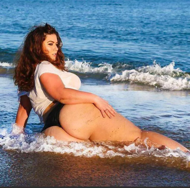 What's with all the ridiculous question marks! How can you not know that this is London Andrews!! posted by duncan_wooster