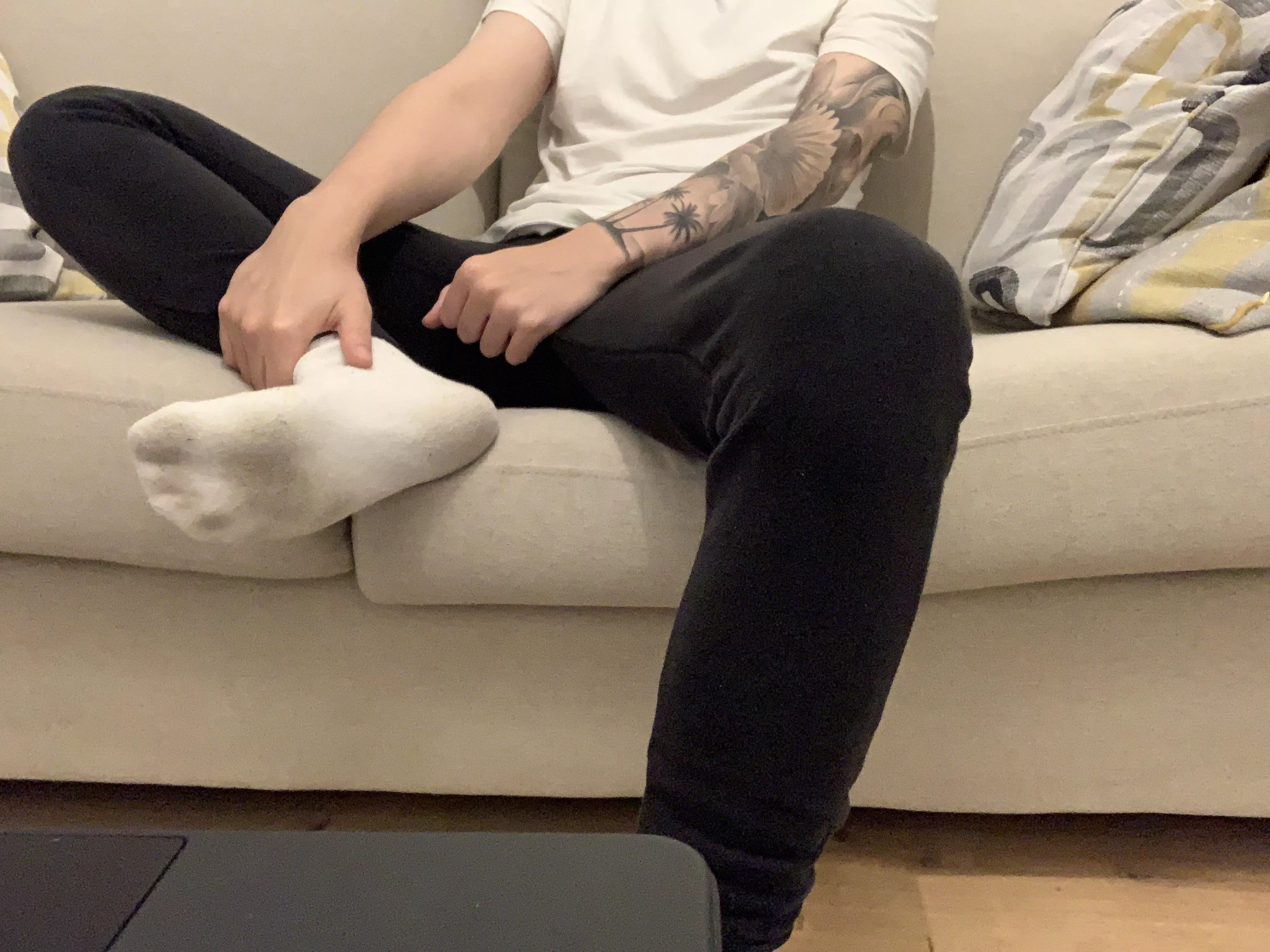 When all you can smell is your socks stinking up the place posted by MTWLeon