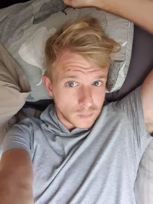 when the country can support its own infrastructure and you are without power ... what else is there to do but take a break? I HAVE SO MUCH work... annoying by WillPTA28