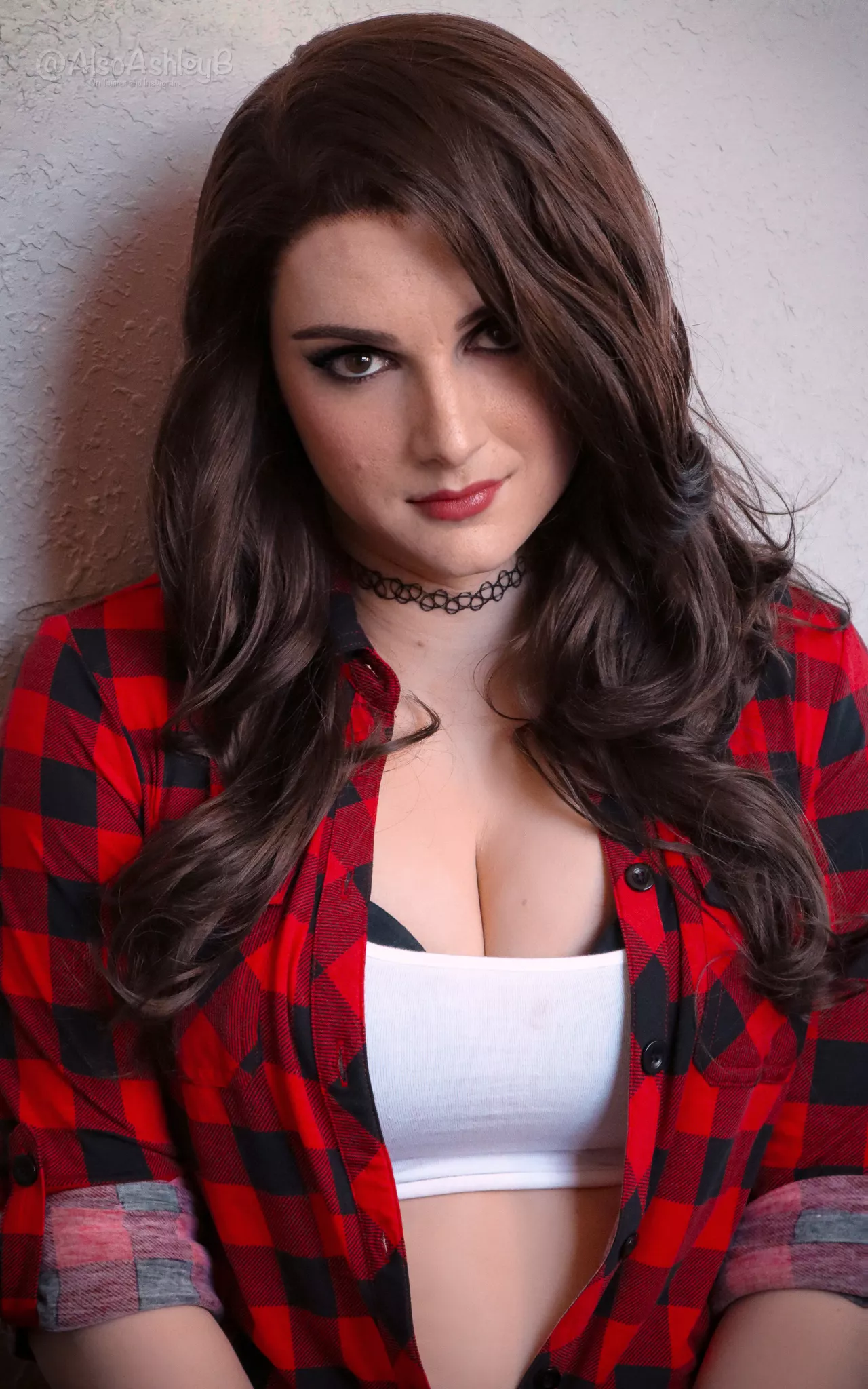 When The Girl Next Door gives you this look while you're doing yard work... what do you do? 😏 posted by AlsoAshley