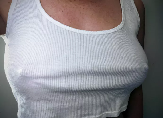 when the sun comes out so do my nipples 💙 by dejacoeur