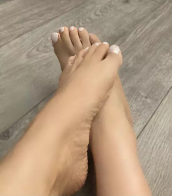 When was the first time realised you had a thing for feet? ✨ posted by pixilixxx0