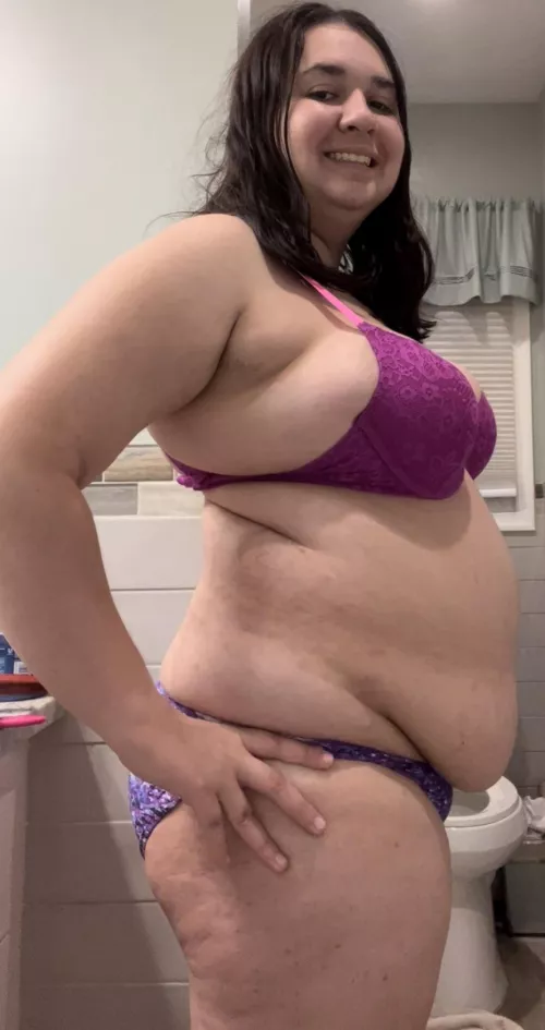 When you eat a little too good and the belly starts to hang by ZaraGainer