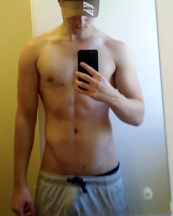 When you spot your gym buddy getting changed ;) m19 posted by throwawayaccountmod2