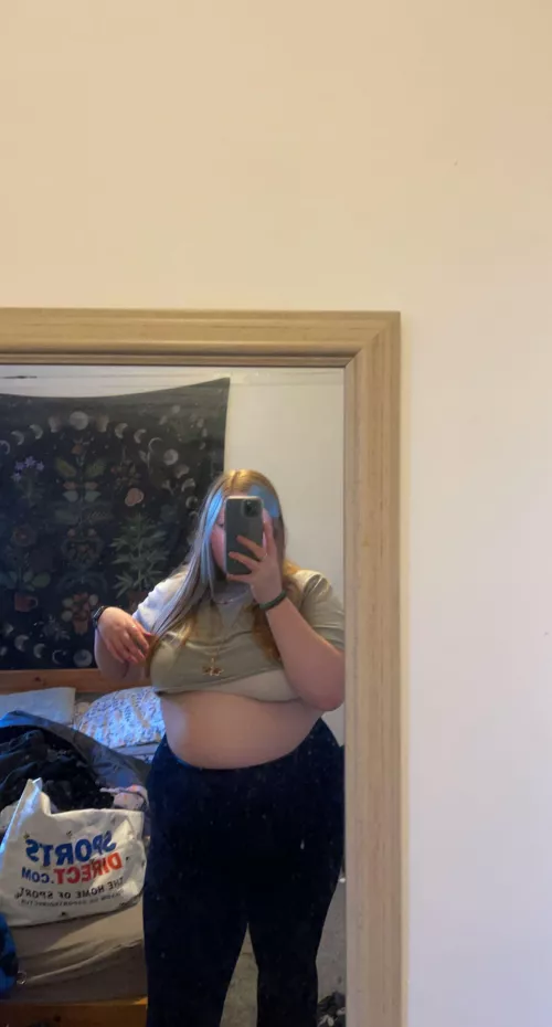 when you’re chubby and wear crop tops, this is inevitable 😆 by swaggypheeb