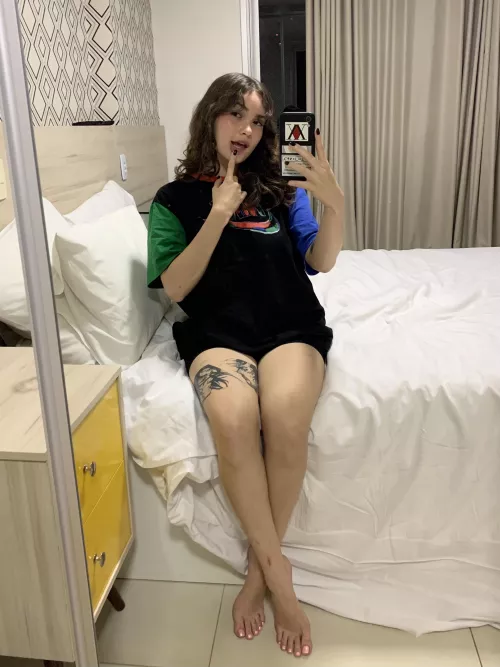 When you’re just taking casual pics but your toes look too good to not be in the picture by catbunnygomez