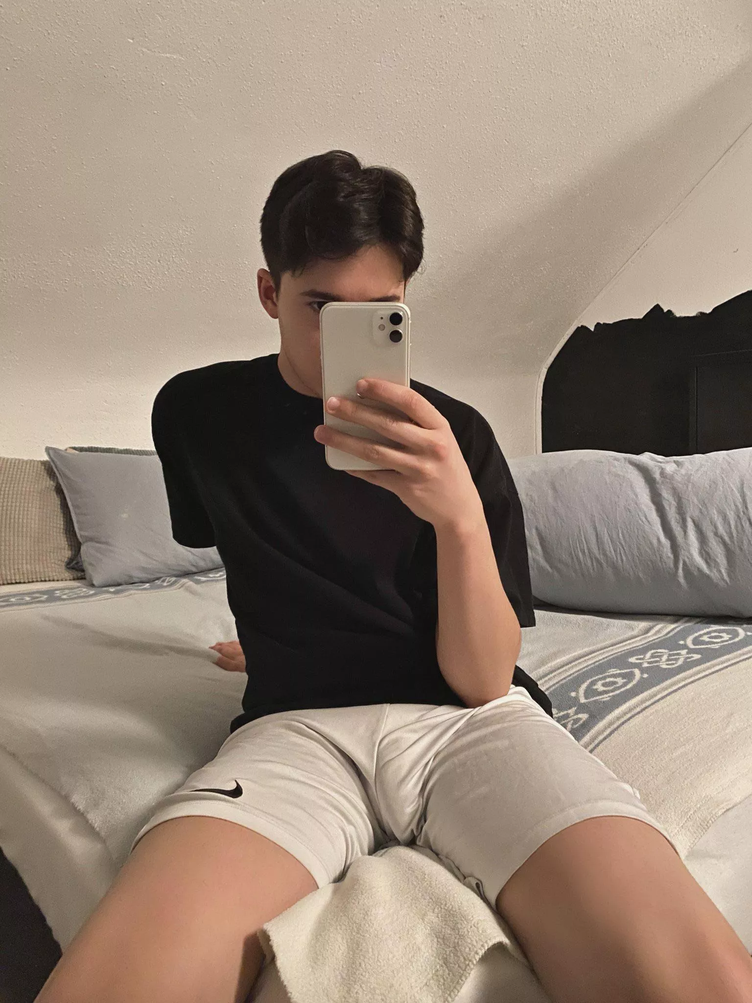 where are u looking at?👀 posted by thajuicyboi