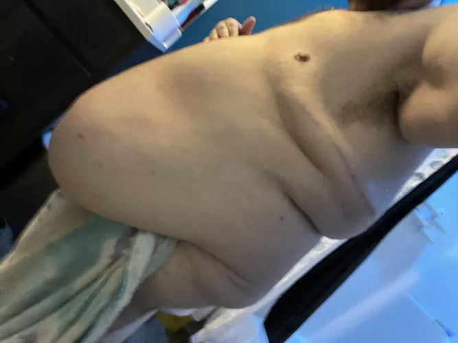 Where’s the belly lovers? by satanicnipplez