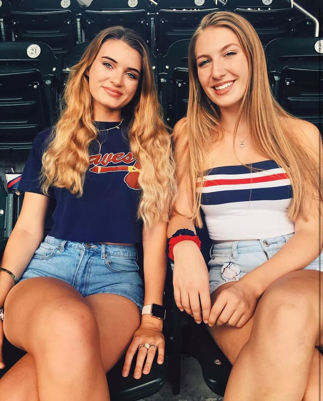 Which blonde in shorts posted by Chaturbater1