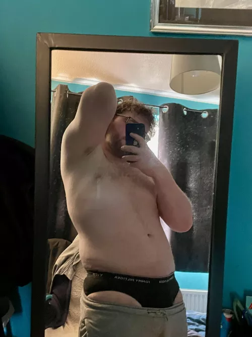 which bros wanna get close? message me or any type of chats or fun. i’m open to anything! i’m kinky asf too! by anon-person3