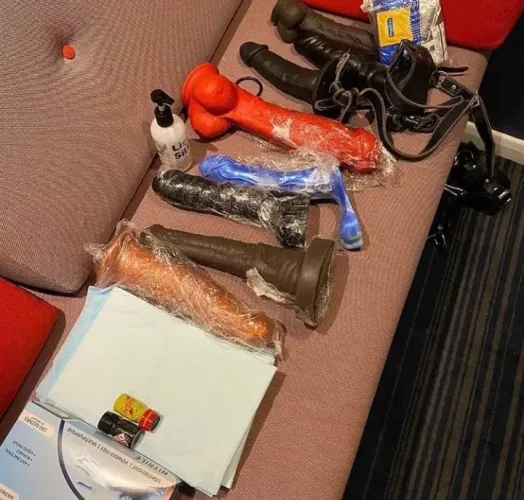 which ever one you signup with. because as a mistress i like been focus to my slave. and i don't share slave and I shall always supersede your own, and My tiniest whim is your absolute law. k.i.k belindakaren31 by Tyraboi