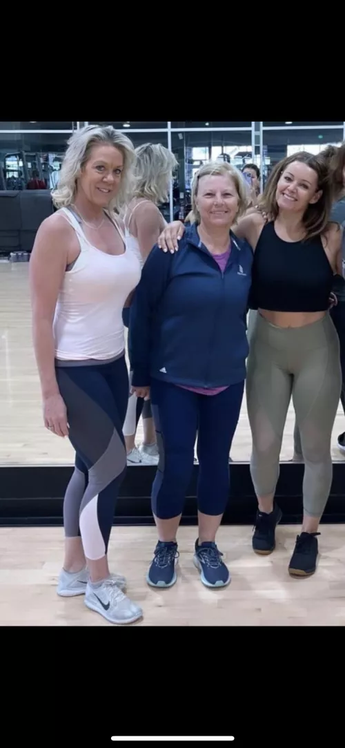 Which mommy is your favorite? by Elmalo619