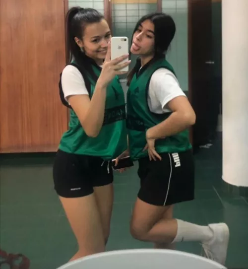 which one and why by Xinadora