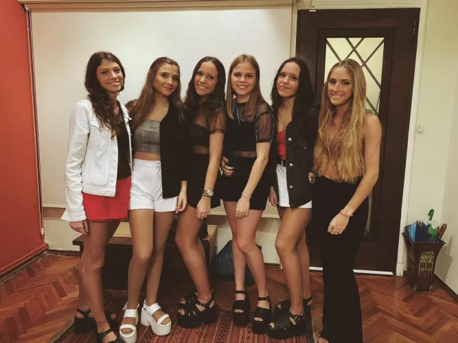 Which one gets dicked down by you? [6] by hddkdjdkdjjd