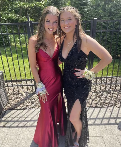 Which one left or right? by vmlwer