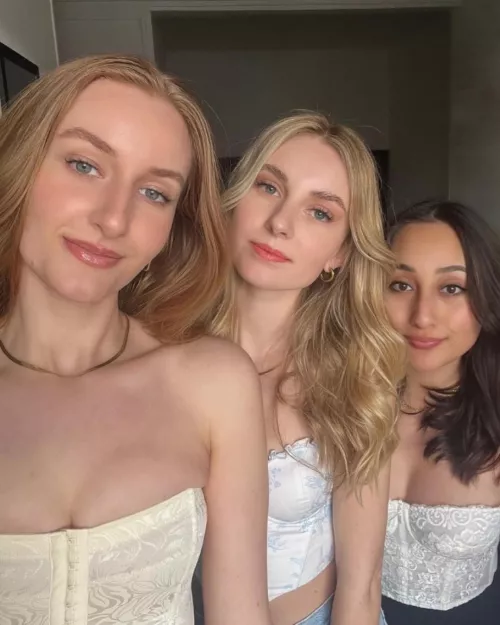 which one? by dbwnxnosnwbejxudkw