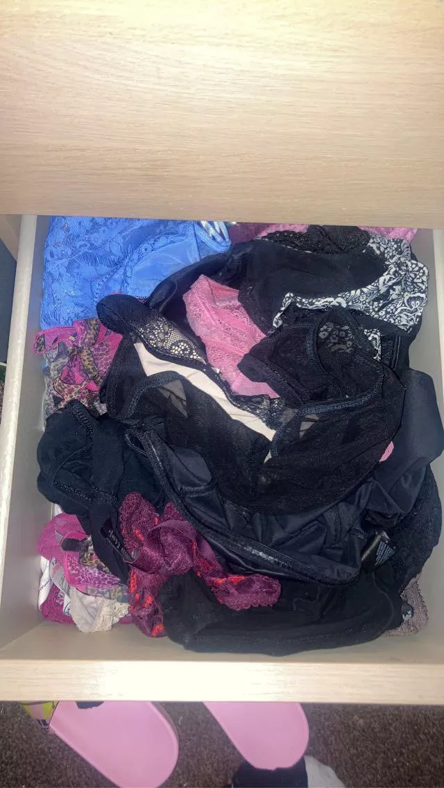 Which pair should I cum on 💦💦 posted by Comfortable_Range387