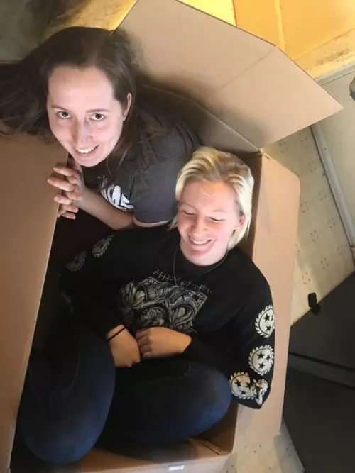 Which sister? WWYD?? by Av0cad0rabie