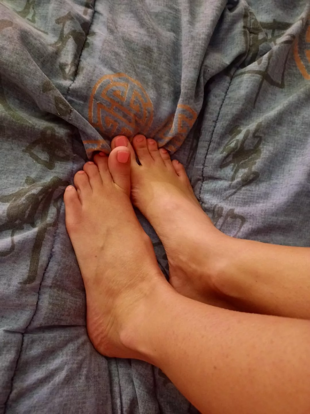 which toe you want to suck posted by kawaiibunny666