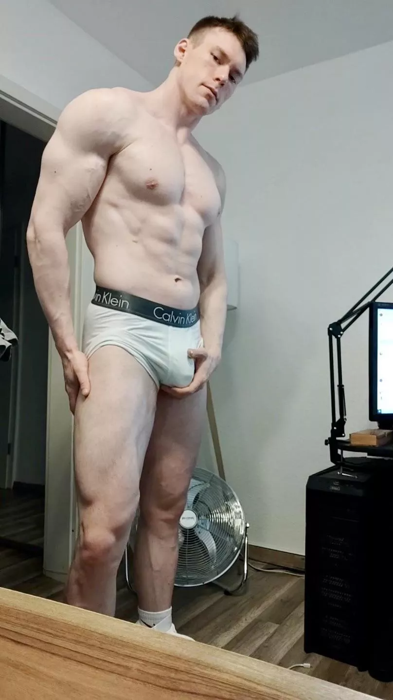 White CKs Bulge posted by GODJADEN