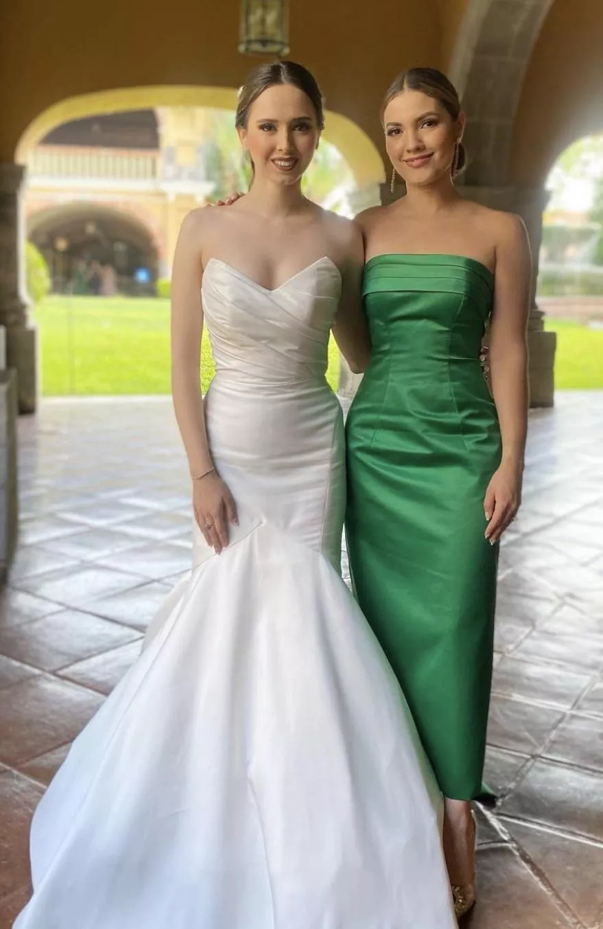 White or Green? posted by palexaxelap