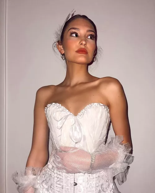 white swan! by siimple_code