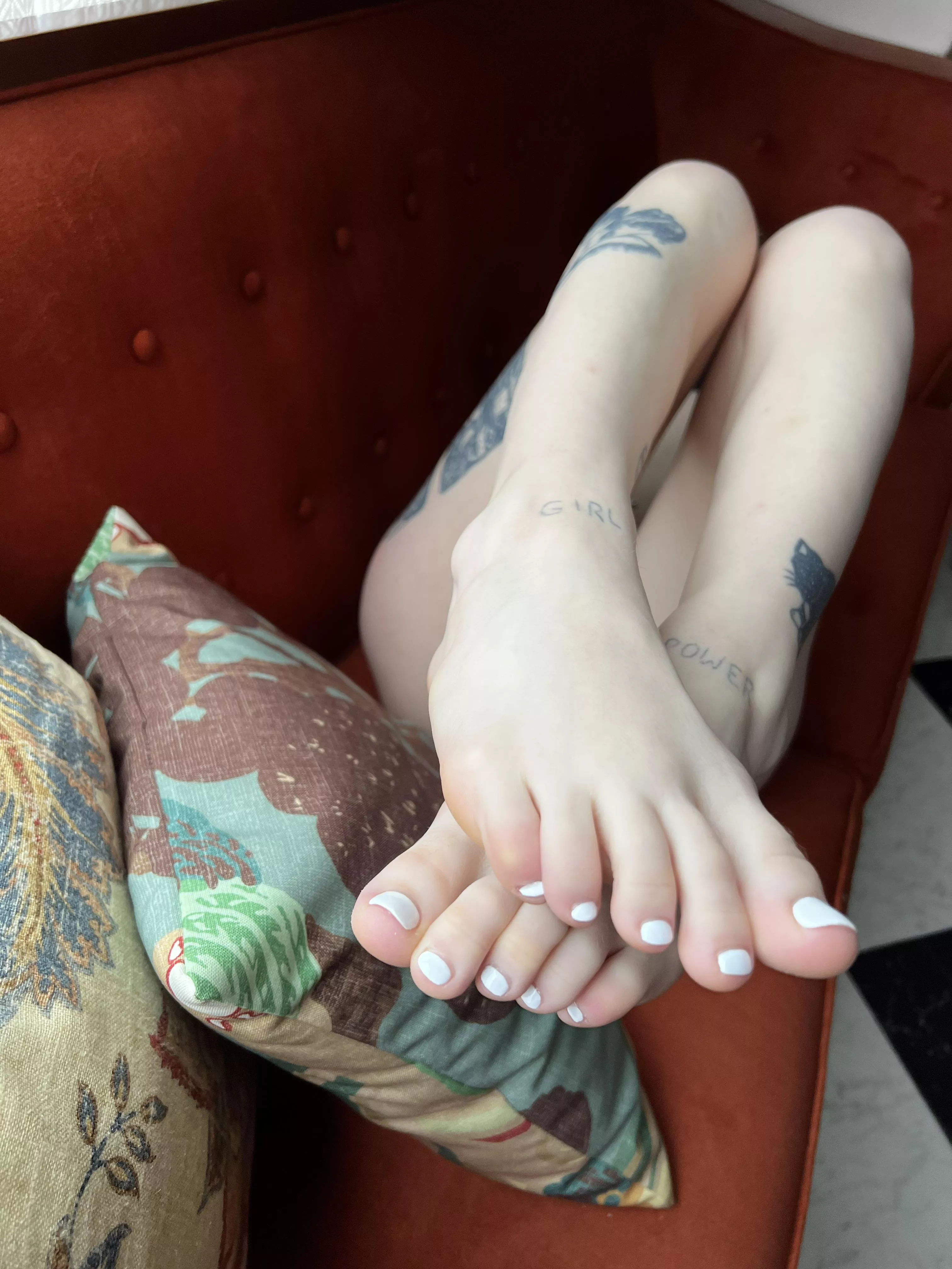 White toes for spring break! posted by pastan00dles