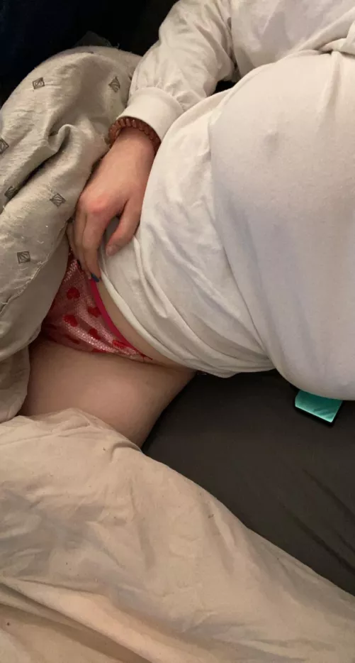 White tshirts are a [F]avorite of mine😙 by Affectionate_Anna_44