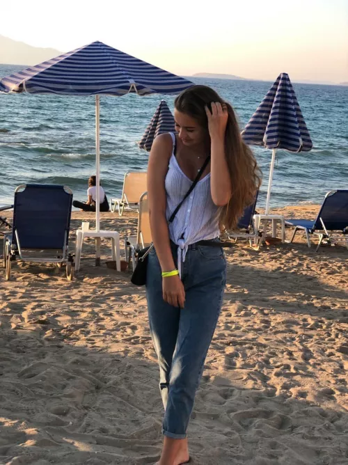 Who can cumtribute me rn?🙈🥰🤤 dm me 😚 by selina_artmg