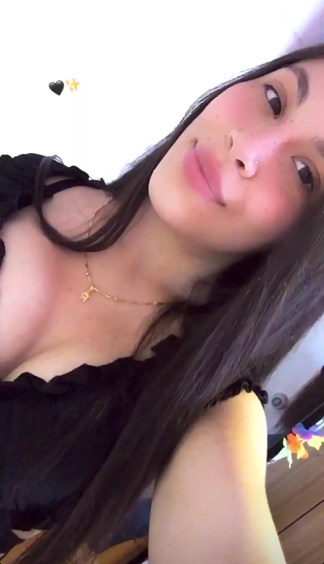 Who can cumtribute to my classmate? i have good pics, face, bikini or creepshots, where the thong is marked very delicious. DM posted by Oscarjapa1